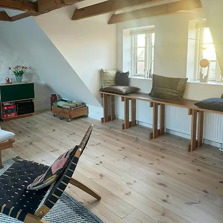 Townhouse From 1862 With Sunsets In Thorohuse Assens